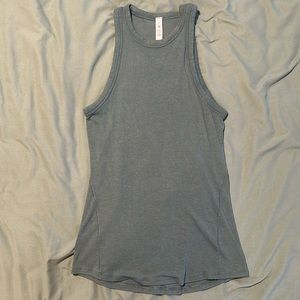 Lululemon tank size 6